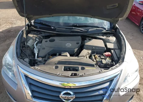 2015 Nissan Altima 2.5 S z USA, uszkodzony, nr VIN 1N4AL3AP1FN910573